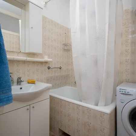 With Wifi - 22991 Zadar